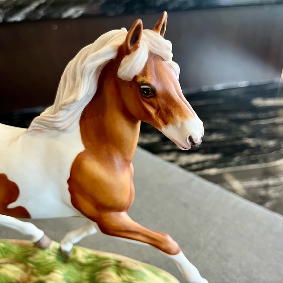 Franklin Mint Misty of Chincoteague Pinto Horse statue by Pamela Du Boulay - Picture 11 of 11